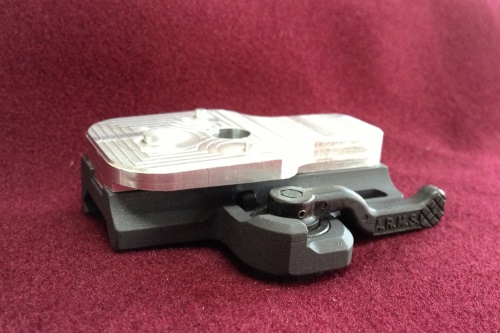 サーマルスコープとスルーレバーマウントのアタッチメント