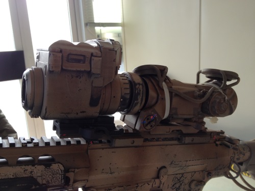 サーマルスコープとスルーレバーマウントのアタッチメント